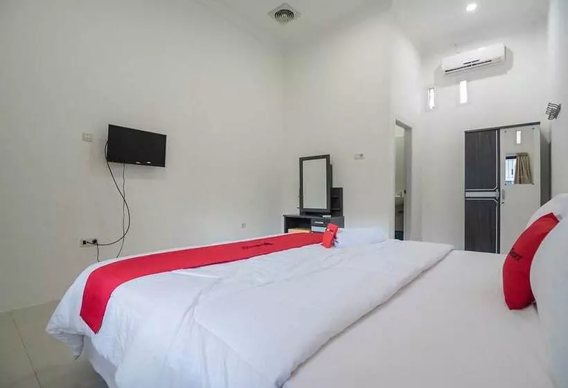 پانسیون Reddoorz Near Sultan Thaha Airport Jambi