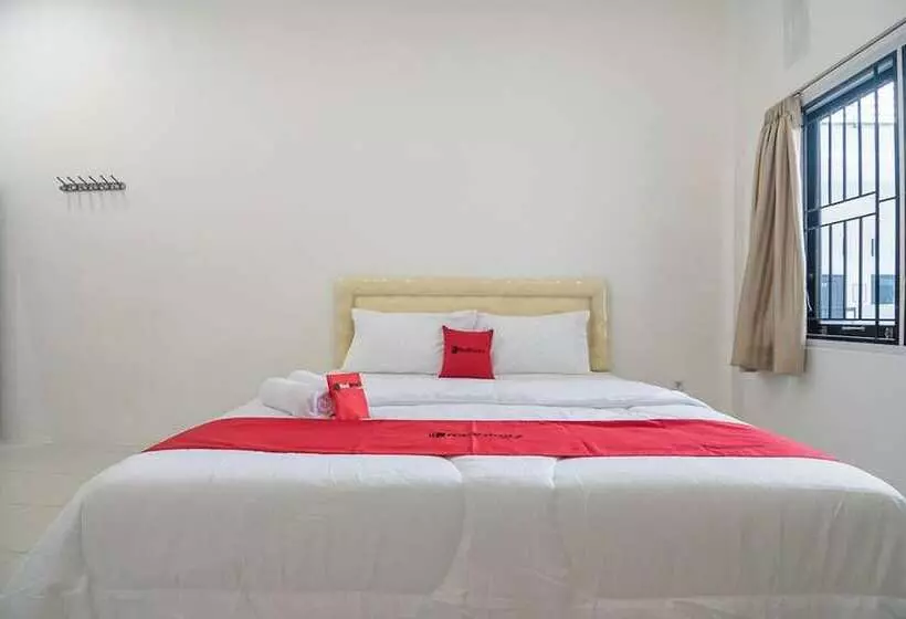 پانسیون Reddoorz Near Sultan Thaha Airport Jambi
