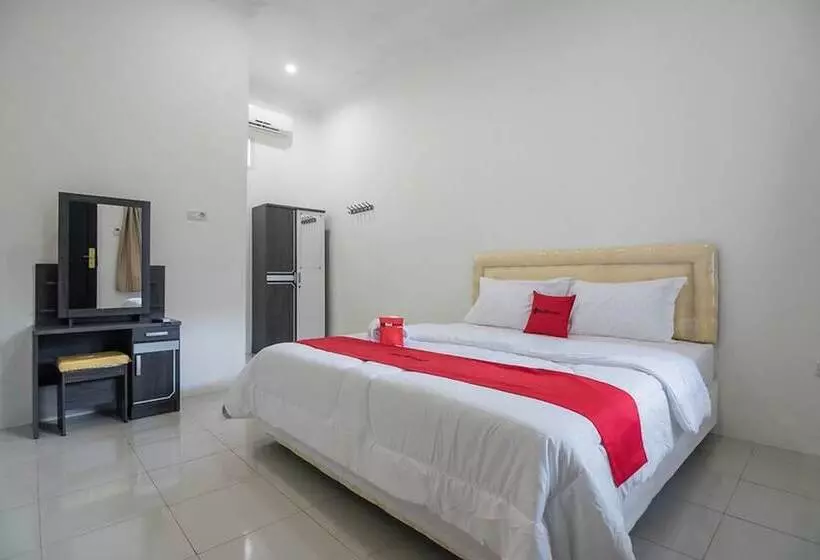 پانسیون Reddoorz Near Sultan Thaha Airport Jambi