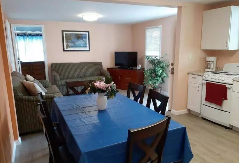 Atlantic Breeze Motel & Apartments