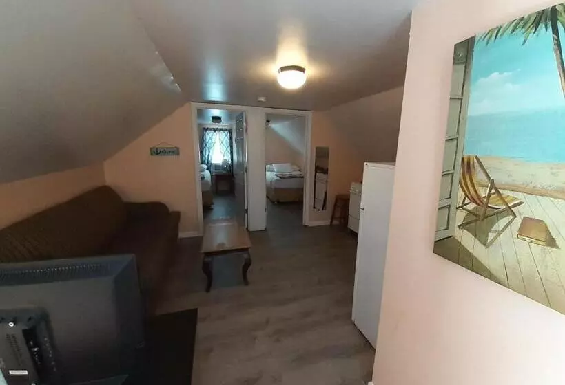 Atlantic Breeze Motel & Apartments