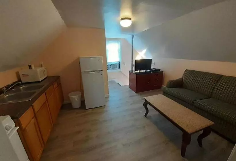 Atlantic Breeze Motel & Apartments