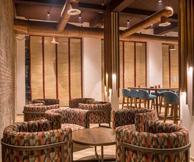 בית מלון כפרי Centre Point Navi Mumbai