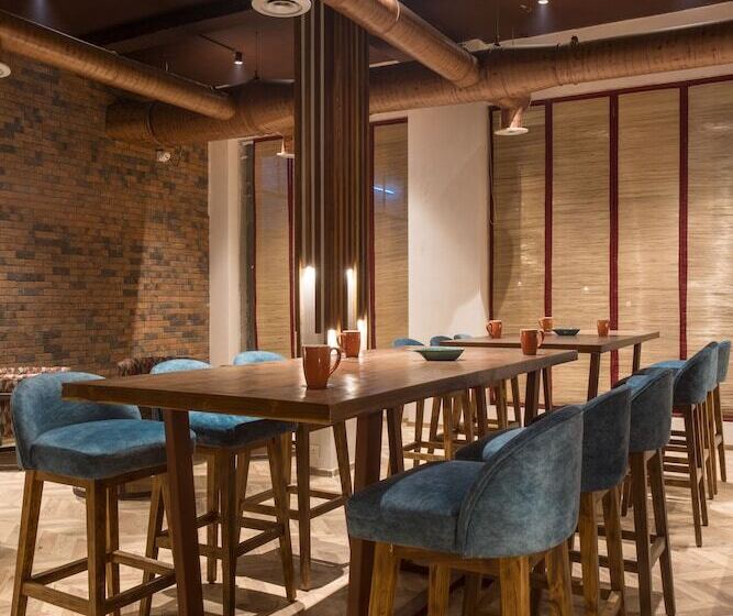 בית מלון כפרי Centre Point Navi Mumbai