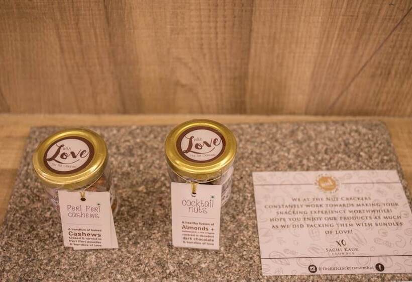 בית מלון כפרי Centre Point Navi Mumbai