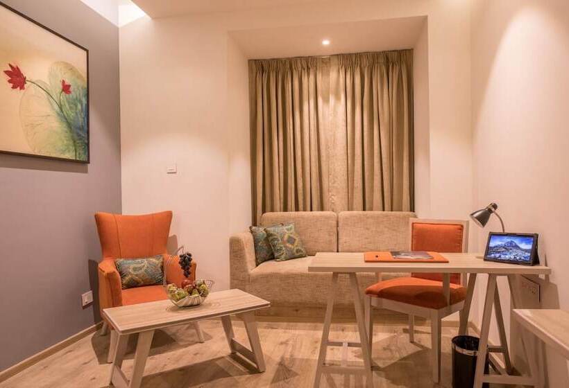 בית מלון כפרי Centre Point Navi Mumbai