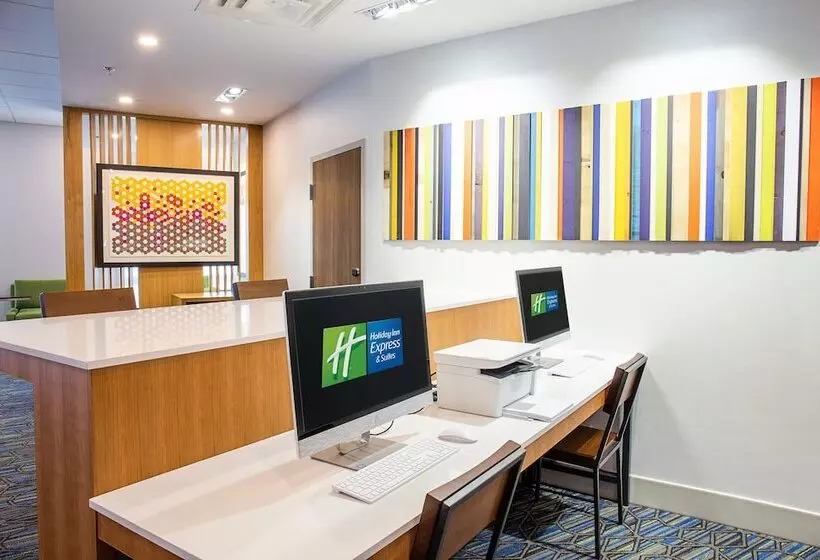 ホテル Holiday Inn Express & Suites Halifax – Dartmouth