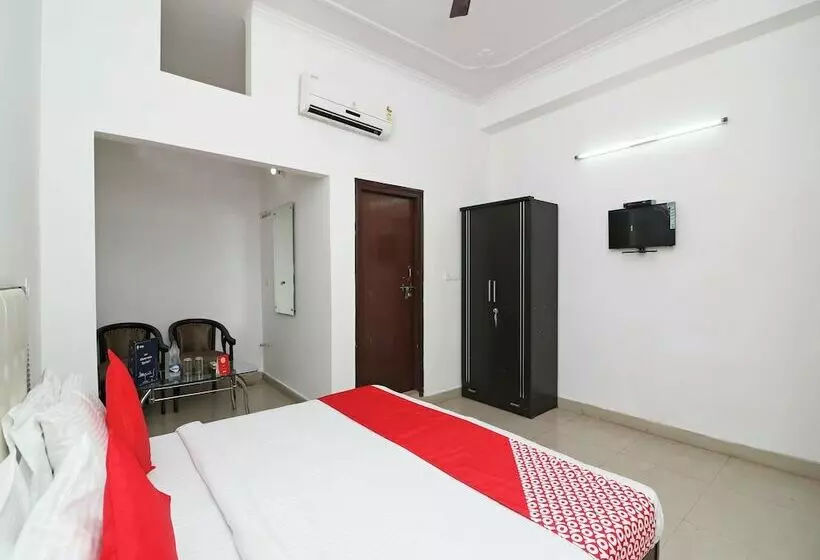 Oyo 14802 Hotel Virus Bistro