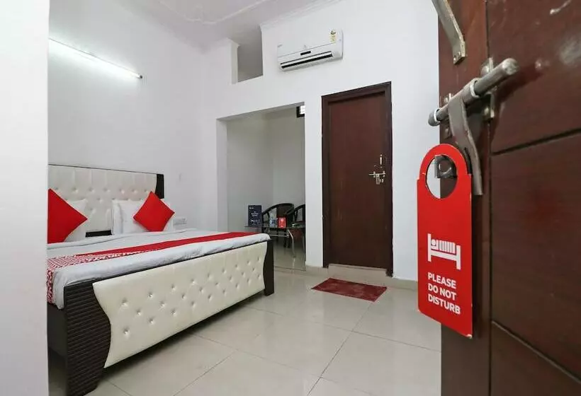 Oyo 14802 Hotel Virus Bistro