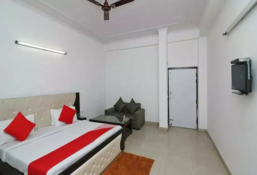 Oyo 14802 Hotel Virus Bistro