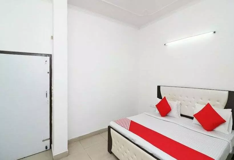 Oyo 14802 Hotel Virus Bistro