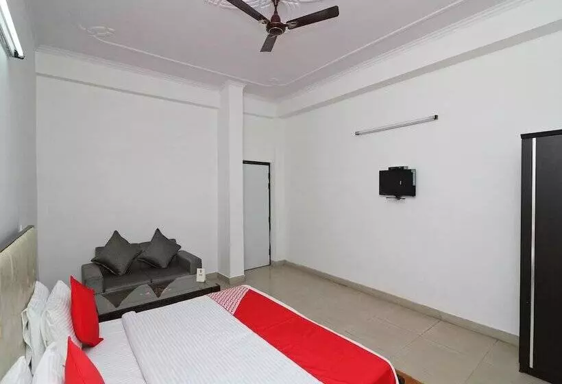 Oyo 14802 Hotel Virus Bistro