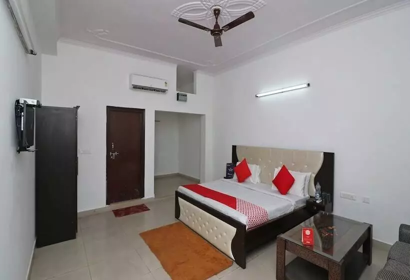 Oyo 14802 Hotel Virus Bistro