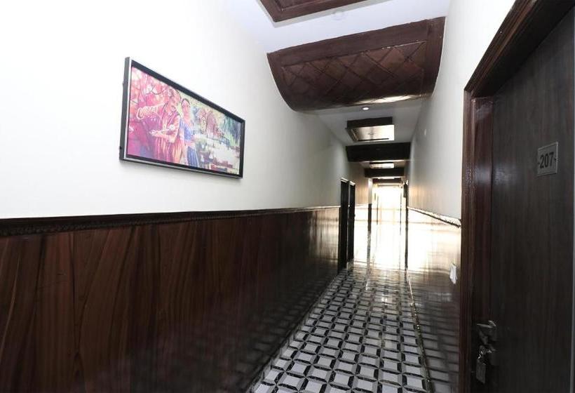 Oyo 19008 Hotel Doon 999