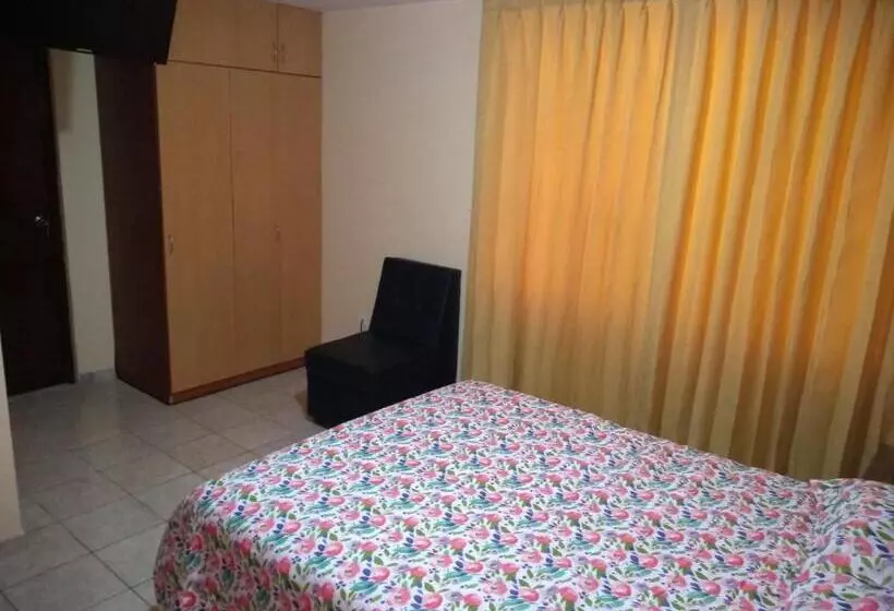 پانسیون Hostal Las Begonias