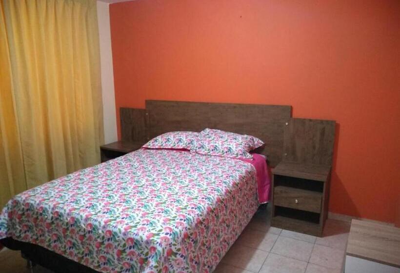 بنسيون Hostal Las Begonias