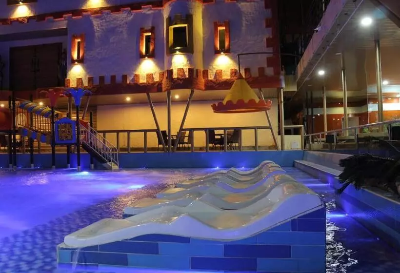 Hotelli Castillo Resort