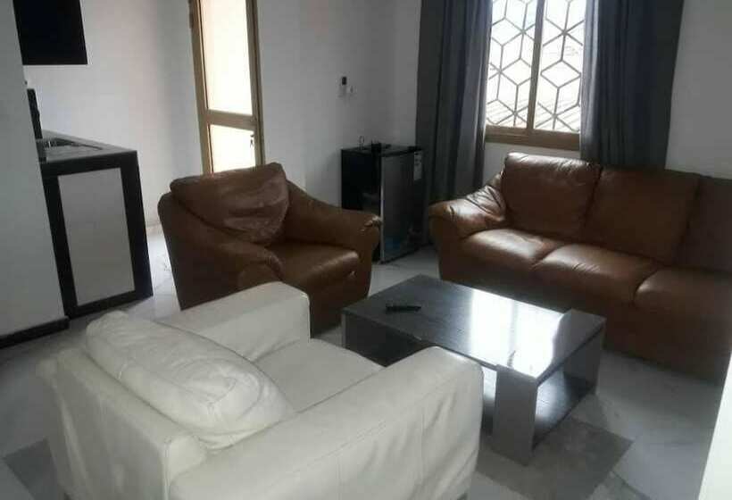 La Couronne Rw Hotel & Suites