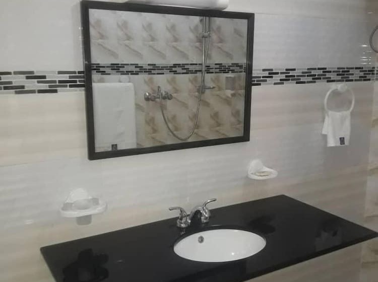 La Couronne Rw Hotel & Suites