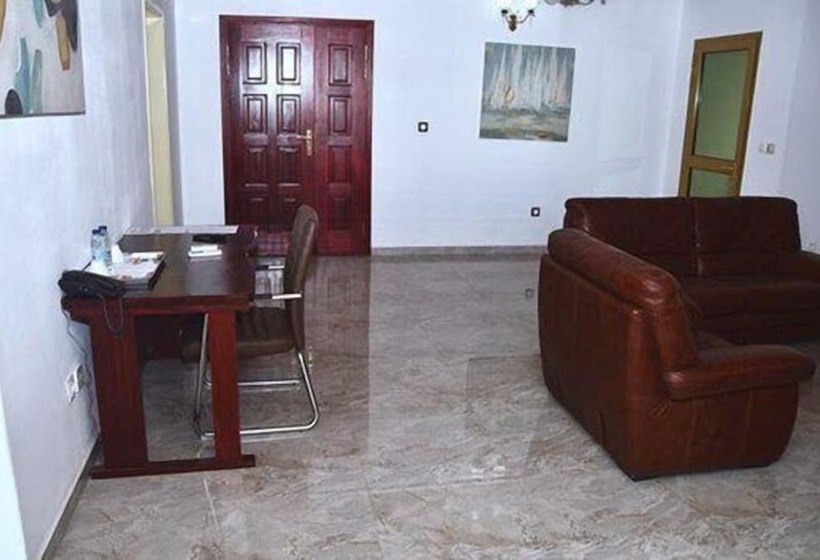 La Couronne Rw Hotel & Suites