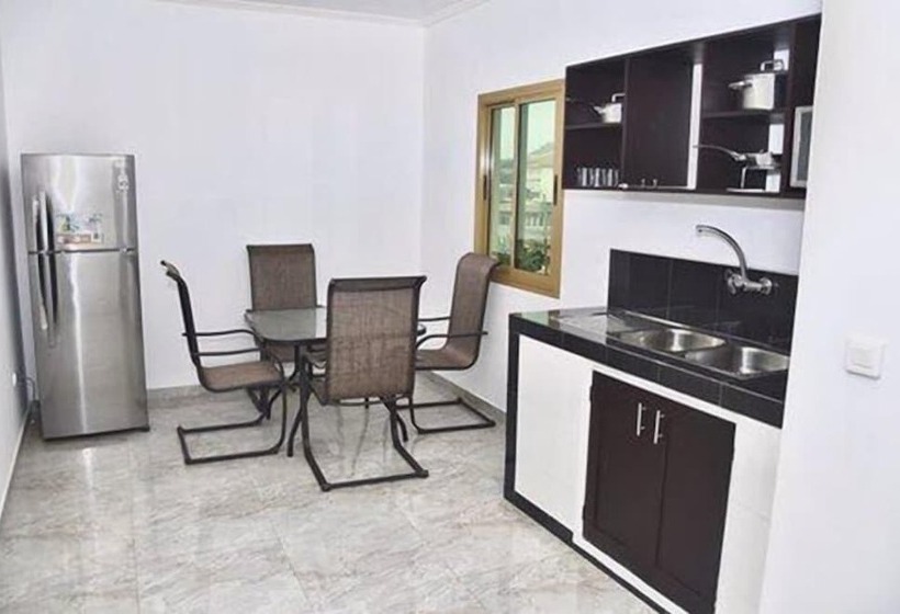 La Couronne Rw Hotel & Suites