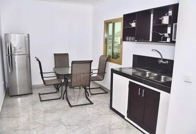 La Couronne Rw Hotel & Suites