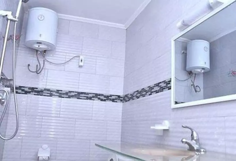 La Couronne Rw Hotel & Suites