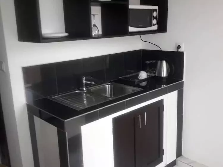 La Couronne Rw Hotel & Suites