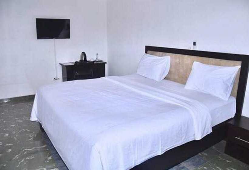 La Couronne Rw Hotel & Suites