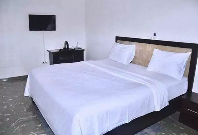 La Couronne Rw Hotel & Suites