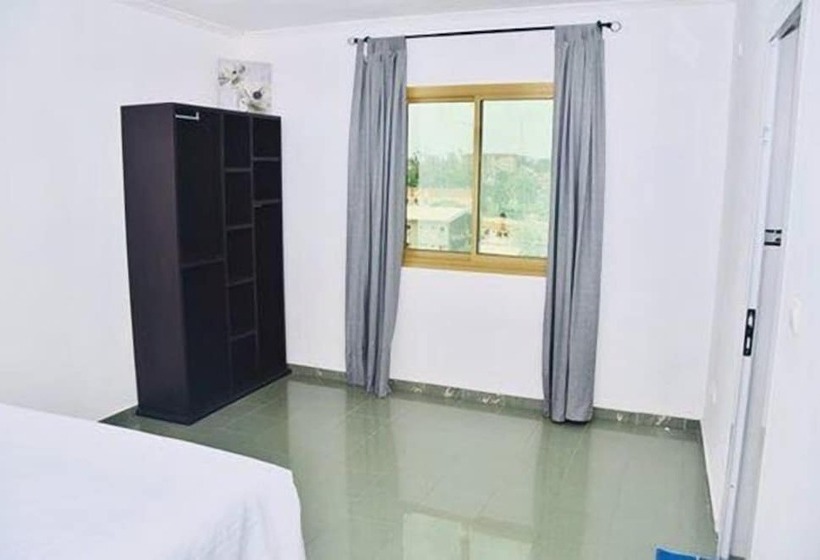 La Couronne Rw Hotel & Suites