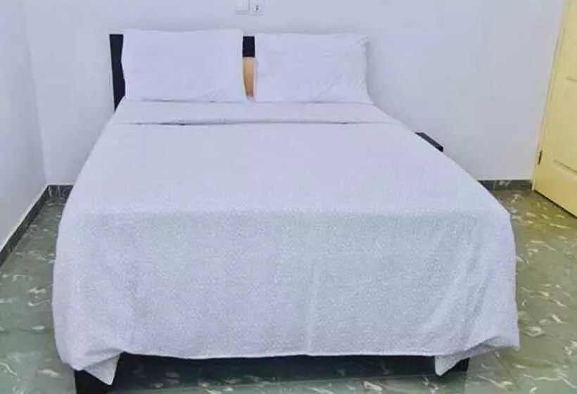La Couronne Rw Hotel & Suites
