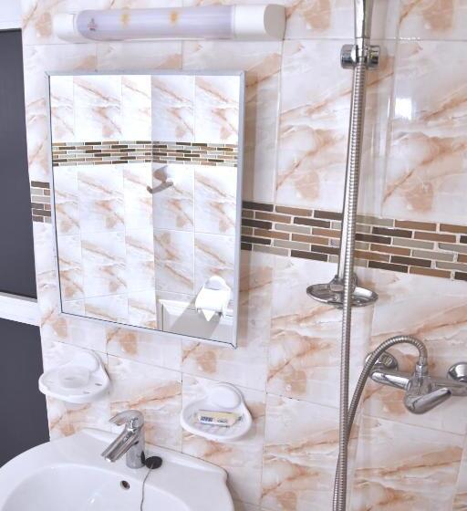 La Couronne Rw Hotel & Suites