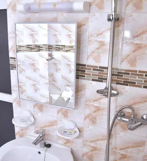 La Couronne Rw Hotel & Suites