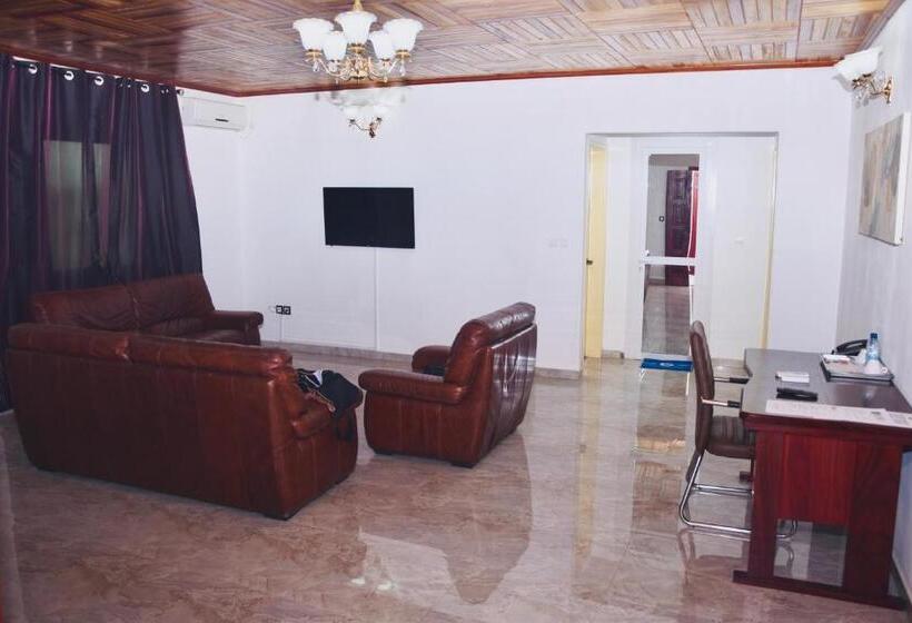 La Couronne Rw Hotel & Suites