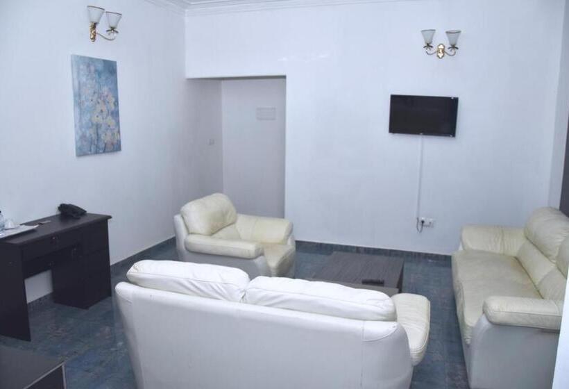 La Couronne Rw Hotel & Suites