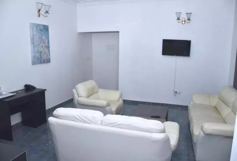 La Couronne Rw Hotel & Suites