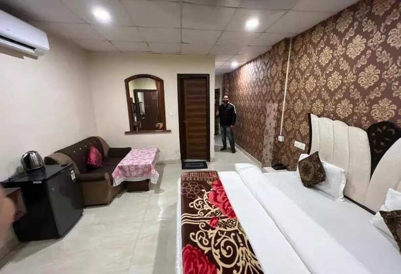 Hotelli Sheela Stays