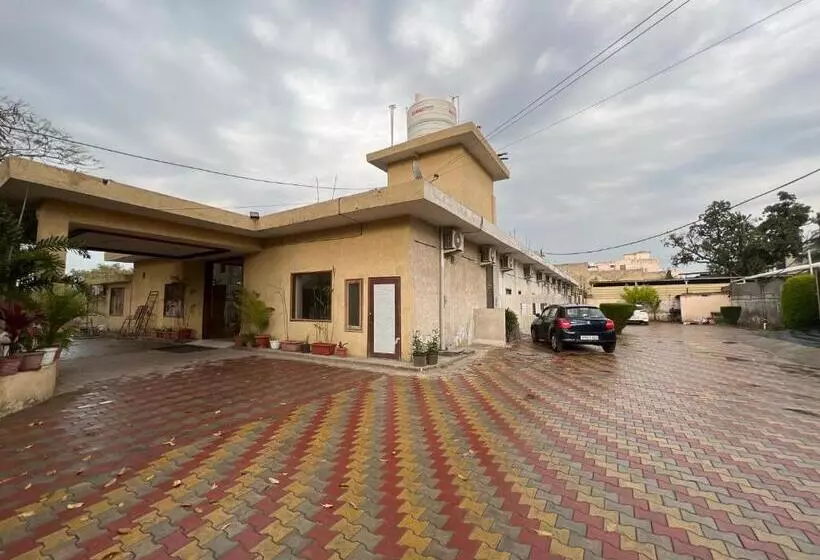 Hotelli Sheela Stays