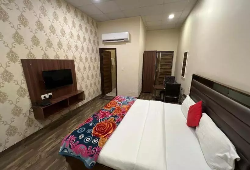 Hotelli Sheela Stays