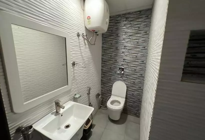 Hotelli Sheela Stays