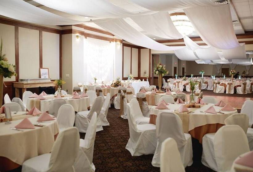 هتل Seaport Inn & Suites