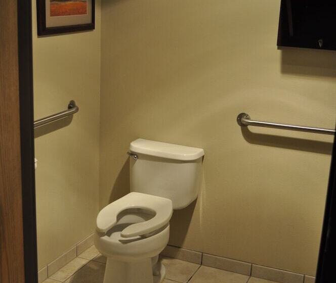 هتل Seaport Inn & Suites