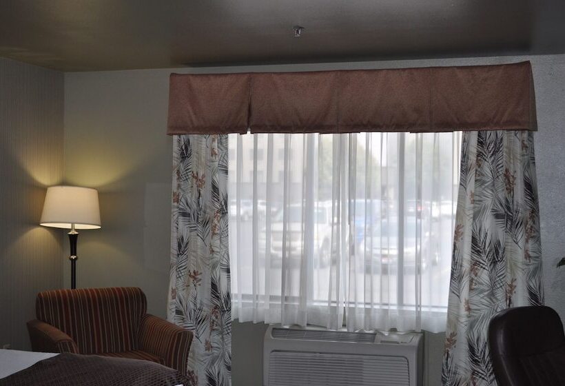 هتل Seaport Inn & Suites