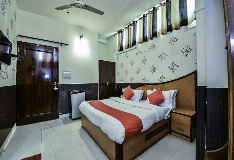 Oyo 22424 Hotel Vice Roy