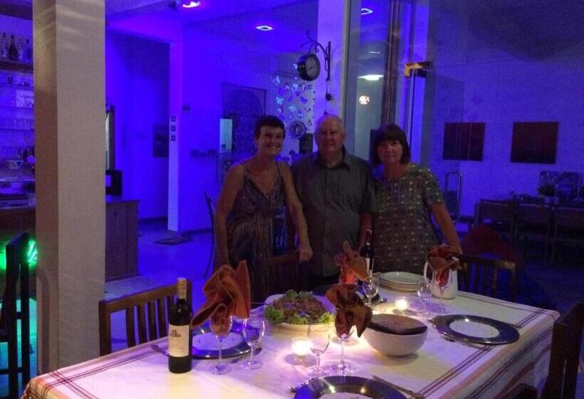 בית מלון כפרי Garden Villa Talalla