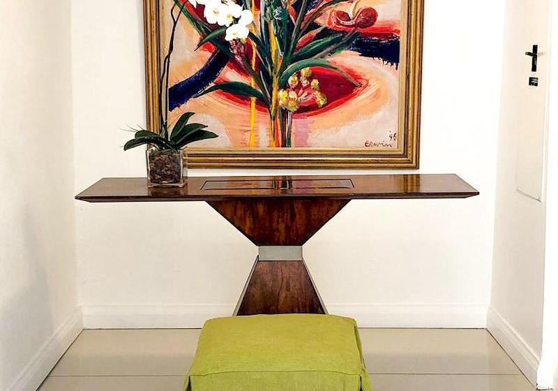 Hotel Pulse Rooms At Trafalgar