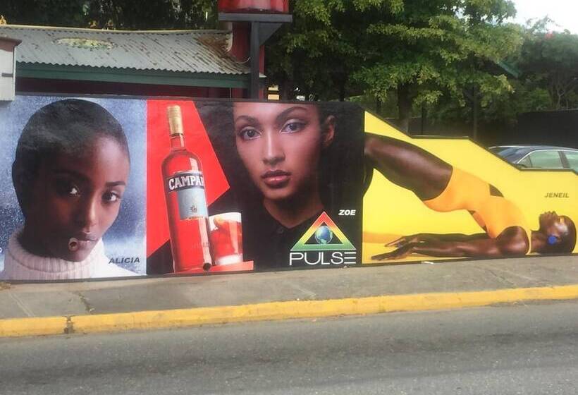 Hotel Pulse Rooms At Trafalgar