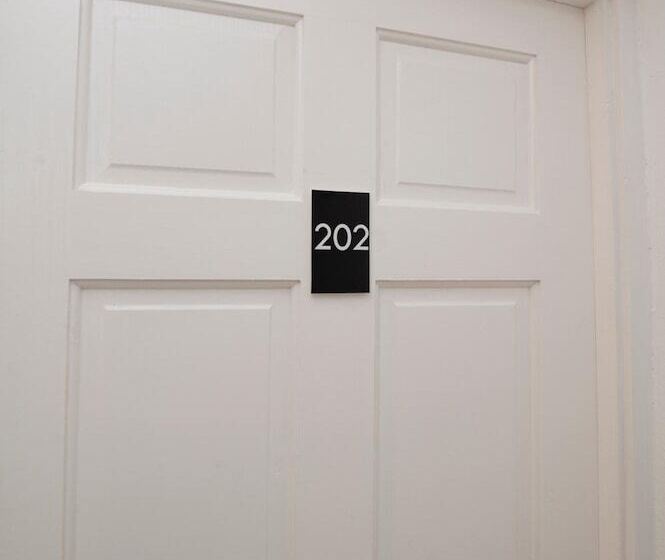 Hotel Pulse Rooms At Trafalgar