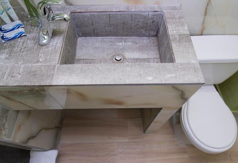 Hotel Pulse Rooms At Trafalgar